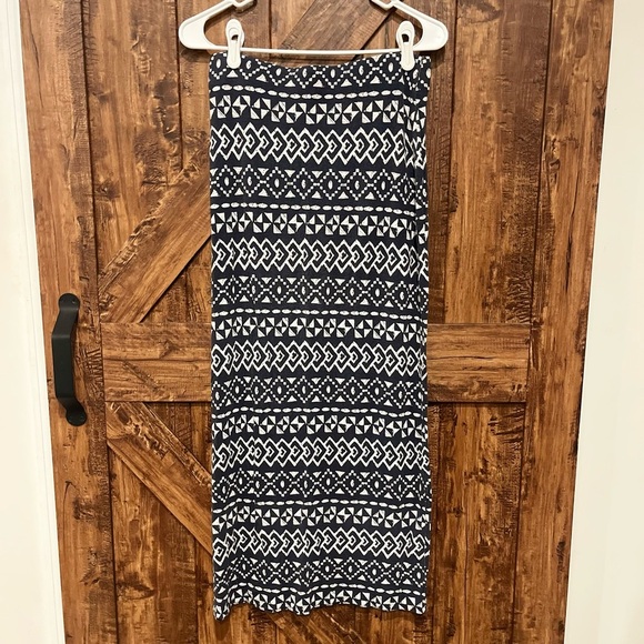 Loft women’s blue and white tribal‎ print maxi skirt size xs euc - Picture 4 of 6